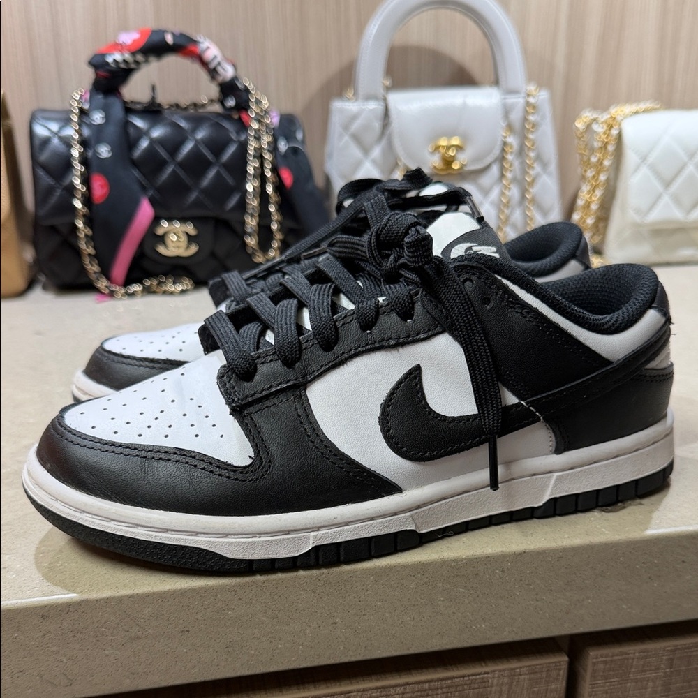 Nike Women's Black and White Low-Top Sneakers